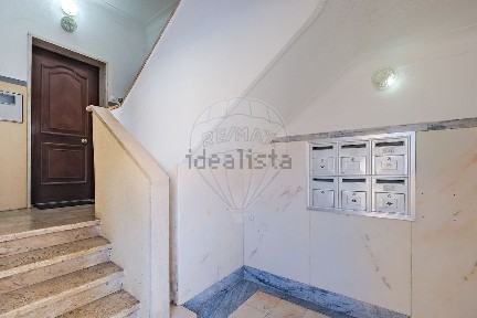 Apartamento T2 à venda na Rua Carlos Amaro de Matos