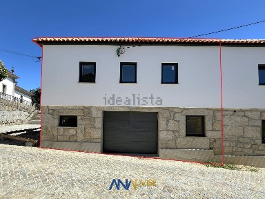 Moradia geminada à venda em Abraveses