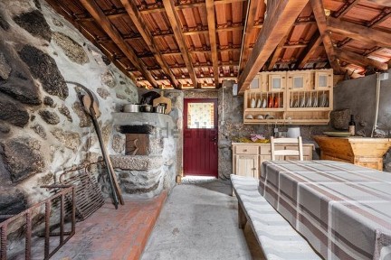 Sobradelo da Goma, Rua de Varzielas s/n