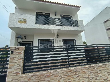 Casa ou moradia à venda na Rua José Vicente Abreu, 44