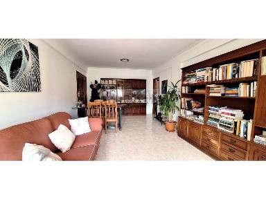 Apartamento T2 à venda na Rua do Mercado