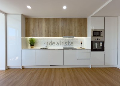 Apartamento T2 à venda na Rua Doutor António Elvas, 90