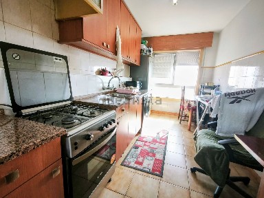 Apartamento T2 à venda na Rua Alves Redol