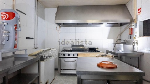 Espaço comercial à venda na Avenida Agostinho Ribeiro, 479