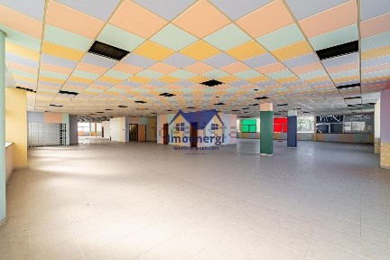 Arrendamento de espaço comercial em Fajozes