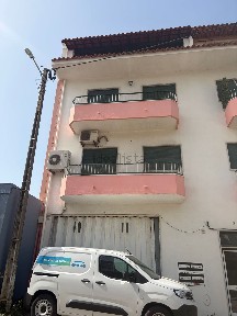 Arrendamento de apartamento T2 na Rua da Senhora da Graça, 3