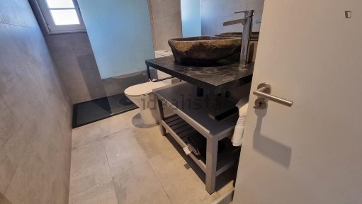 Arrendamento de apartamento T3 na Rua dos Cavaleiros