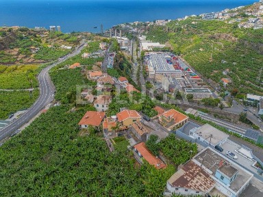 Moradia independente à venda no Caminho das Quebradas de Baixo