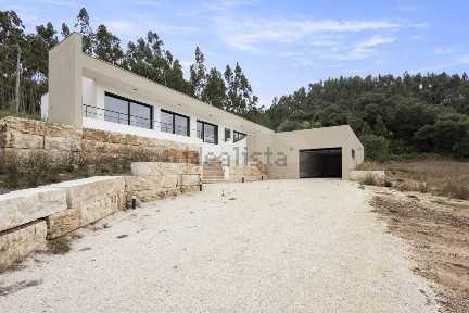 Casa ou moradia à venda em Alvorninha