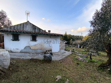 Casa de aldeia à venda na Rua da Fonte Cabreira