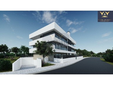 Apartamento T3 à venda na Rua Capitão José dos Reis Lázaro