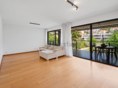 Apartamento T2 à venda no Bairro de Santa Teresinha