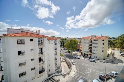 Apartamento T2 à venda na Rua Capitão Rei Vilar