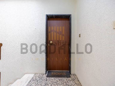 Apartamento T3 à venda na Rua do Dom Miguel Bombarda