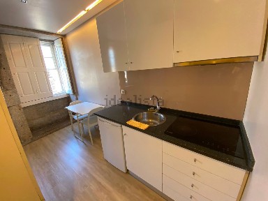 Arrendamento de apartamento T0 em São José de São Lázaro e São João do Souto