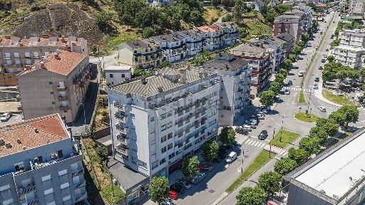 Espaço comercial à venda na Avenida da República