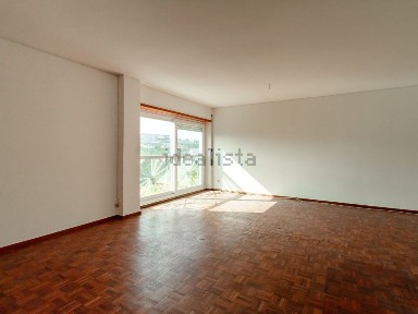 Apartamento T4 à venda na Penedo da Saudade