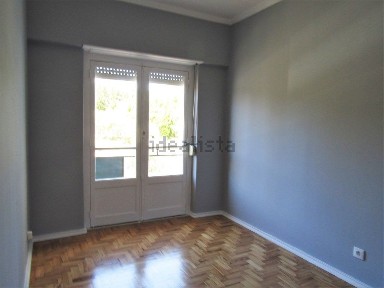 Arrendamento de apartamento T2 na Restelo
