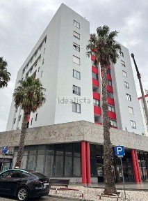 Espaço comercial à venda em Ramada e Caneças