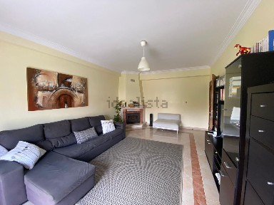 Apartamento T3 à venda na Estrada do Brejo