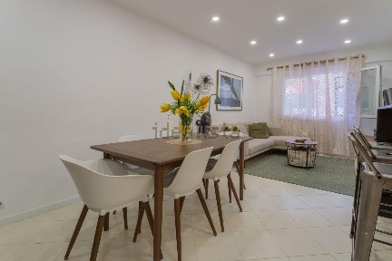 Apartamento T3 à venda na Rua João de Deus, 19