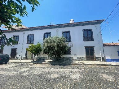Espaço comercial à venda na Rua D.Manuel I, 21 b