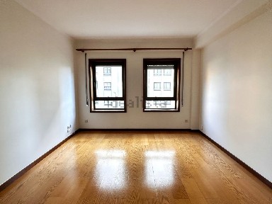 Arrendamento de apartamento T2 na Rua de Damião de Góis, 56