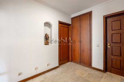 Arrendamento de apartamento T3 na Rua do Marechal Saldanha