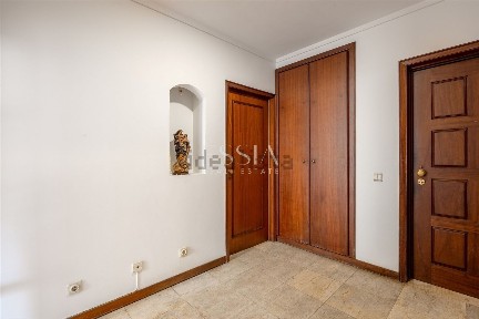 Arrendamento de apartamento T3 na Rua do Marechal Saldanha