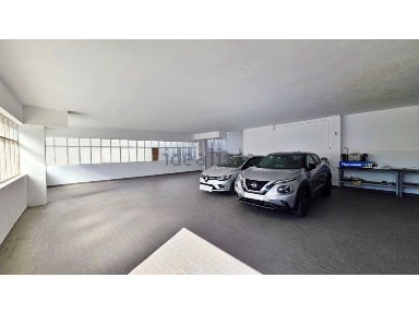 Arrendamento de espaço comercial na Rua de Faria Guimarães