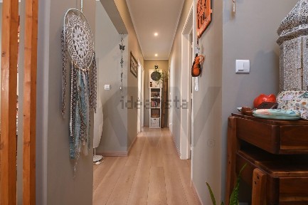 Apartamento T2 à venda na Rua José Elias Garcia, 60