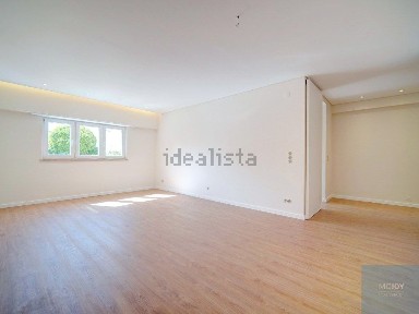 Apartamento T1 à venda na Avenida Engenheiro Adelino Amaro da Costa, 728 c
