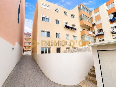 Apartamento T1 à venda na Rua 28 de Setembro