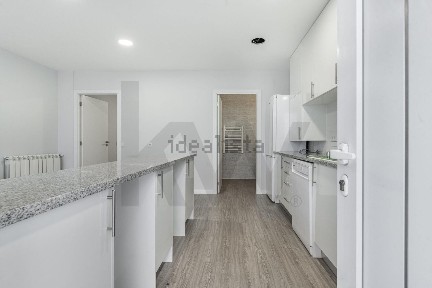 Apartamento T1 à venda na Rua 5 de Outubro, 154
