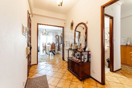 Apartamento T3 à venda na Rua dos Arrabaldes