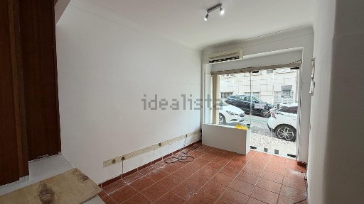 Arrendamento de espaço comercial na Rua Cristóvão Figueiredo