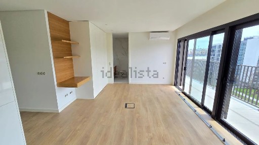 Apartamento T0 à venda na Rua Horácio Marçal s/n