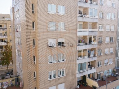 Apartamento T3 à venda na Rua José Régio, 68