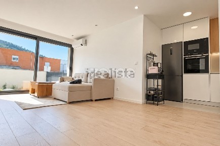 Apartamento T3 à venda na Rua Doutor José Cardoso de Miranda, 9