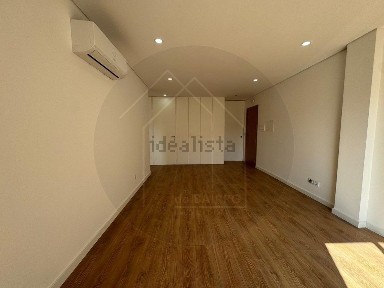 Apartamento T2 à venda na Rua São Nicolau