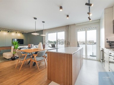 Apartamento T2 à venda na Rua Orfeão do Porto, 30