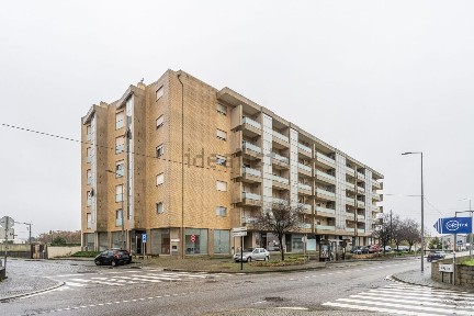 Apartamento T2 à venda na Rua 16 de Maio s/n