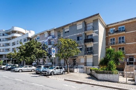 Apartamento T2 à venda na Rua Argentat s/n