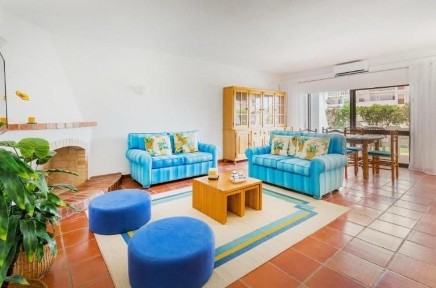 T2 premium mobilado com jardin-Praia dos Aveiros-Albufeira-arrendamento anual
