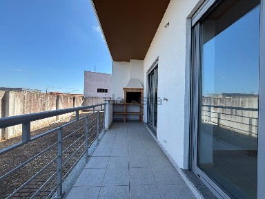 Arrendamento de apartamento T3 em Guia
