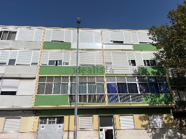 Arrendamento de apartamento T2 na Rua António Apolinário da Silva, 14