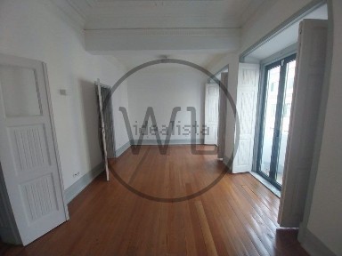 Arrendamento de apartamento T4 nas Amoreiras - Rato