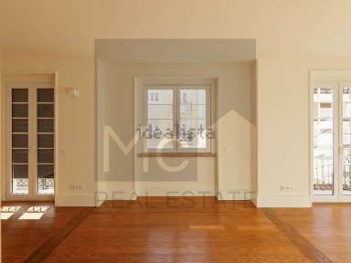 Arrendamento de apartamento T3 na Rua David de Sousa, 20