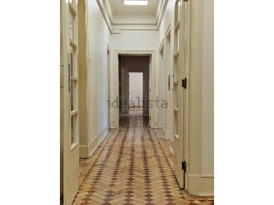 Arrendamento de apartamento T4 na Avenida Sidónio Pais, 14