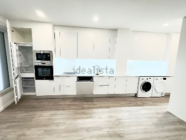 Arrendamento de apartamento T0 na Estrada Mem Martins